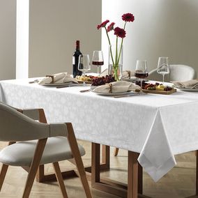 Toalha de Mesa Retangular 12 Lugares Jacquard Victória Noz Moscada